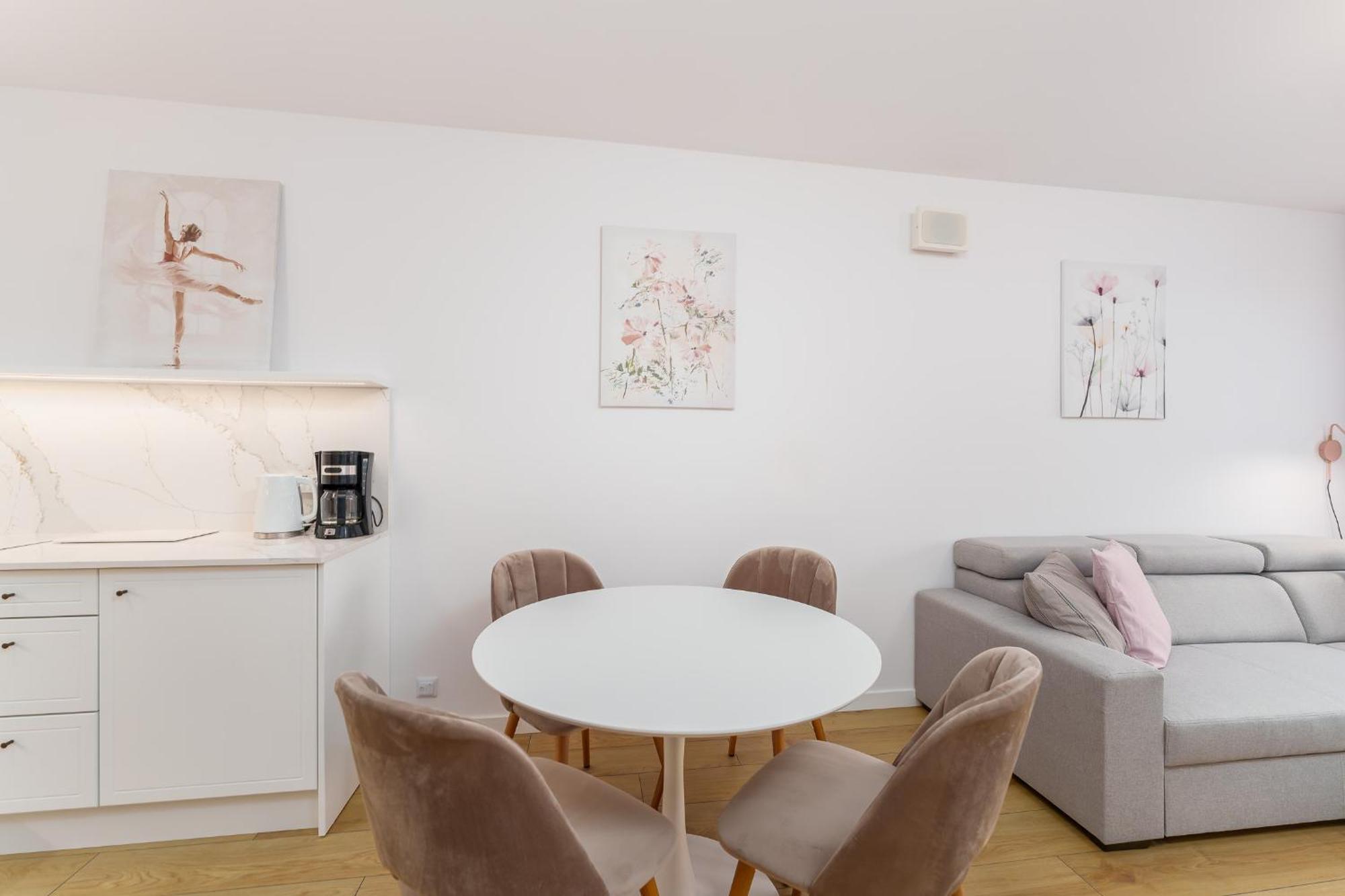 Faro Kasprowicza 20 Basen W Cenie Schwimmbad Im Preis Apartment Kolobrzeg