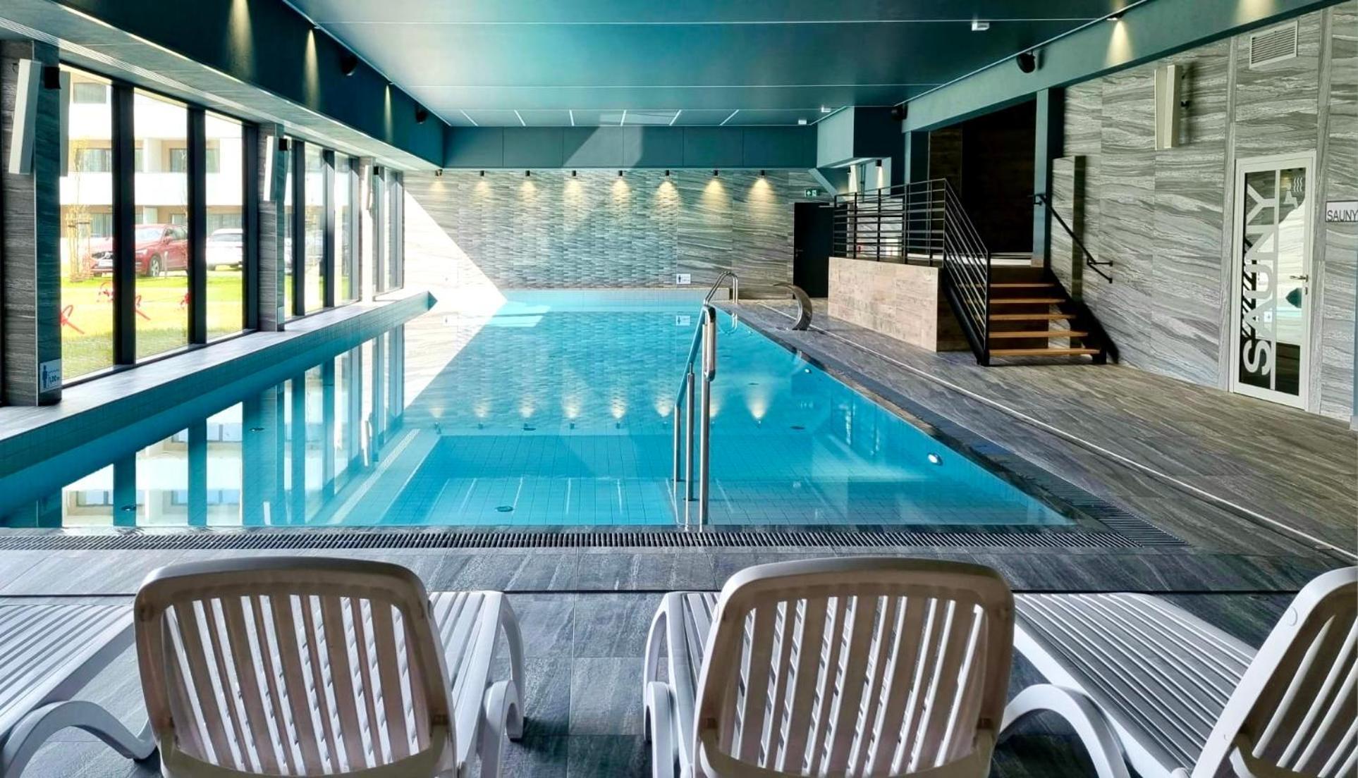 Faro Kasprowicza 20 Basen W Cenie Schwimmbad Im Preis Kolobrzeg